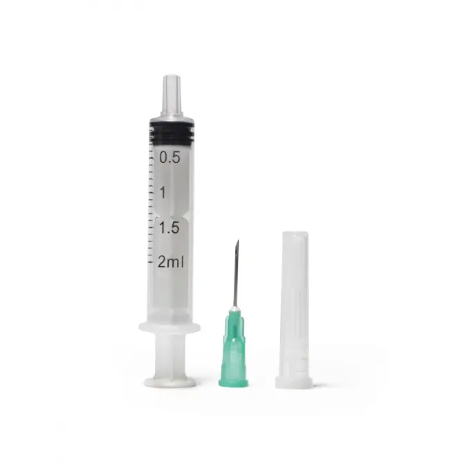 Beybi 2 CC Kısa ve Yeşil Uçlu Veteriner Enjektörü (100'lü Paket) - 1
